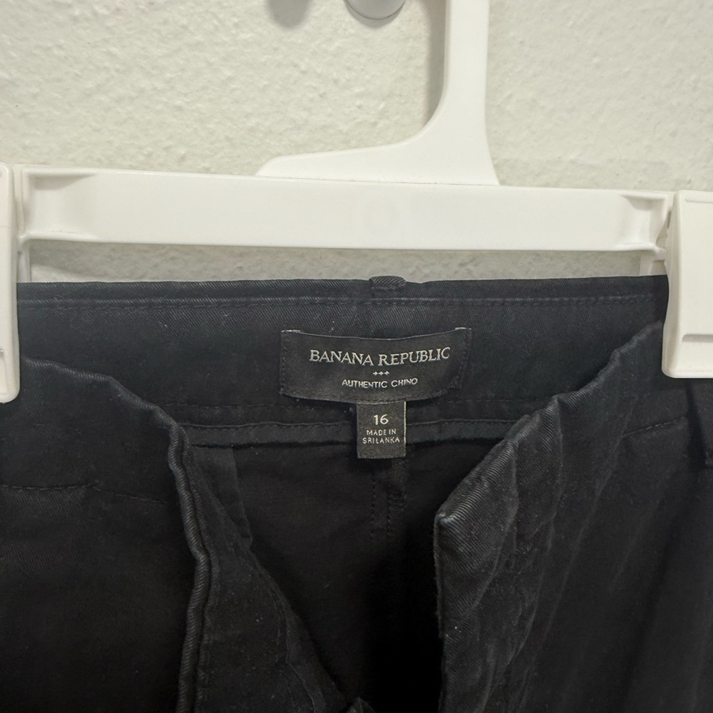 Banana Republic Black Chino Plus Size High Waisted Shorts Size 16 - Picture 3 of 4